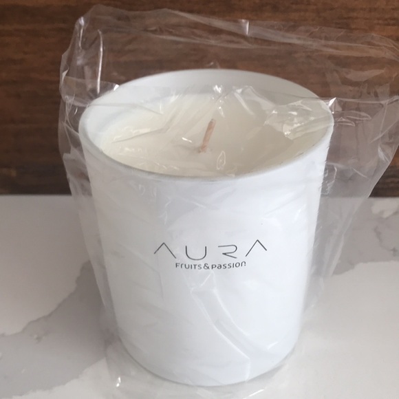 ✨Sold✨Aura Fruits & Passion Vanilla and Baltic Amber Candle - Picture 6 of 7